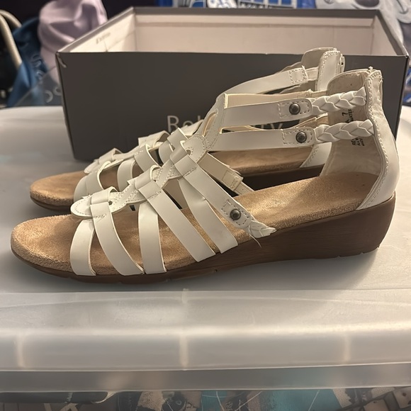 Relativity White Sandals - Picture 6 of 11